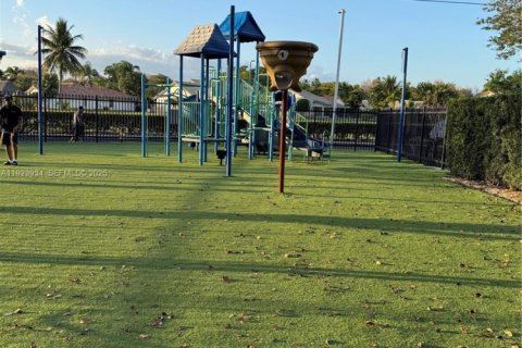 Condominio en alquiler en Coral Springs, Florida, 3 dormitorios, 108.32 m2 № 1982336 - foto 20