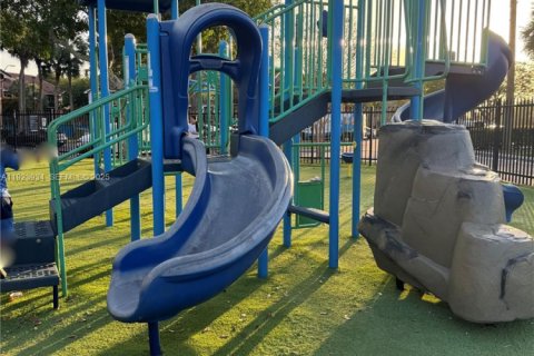 Condominio en alquiler en Coral Springs, Florida, 3 dormitorios, 108.32 m2 № 1982336 - foto 21