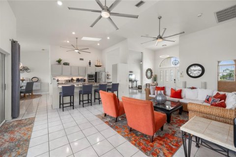 Villa ou maison à vendre à Punta Gorda, Floride: 3 chambres, 245.45 m2 № 2285625 - photo 11