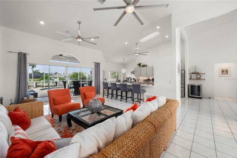 Villa ou maison à vendre à Punta Gorda, Floride: 3 chambres, 245.45 m2 № 2285625 - photo 10