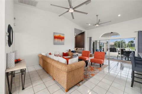 Villa ou maison à vendre à Punta Gorda, Floride: 3 chambres, 245.45 m2 № 2285625 - photo 9