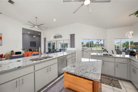 Villa ou maison à vendre à Punta Gorda, Floride: 3 chambres, 245.45 m2 № 2285625 - photo 17