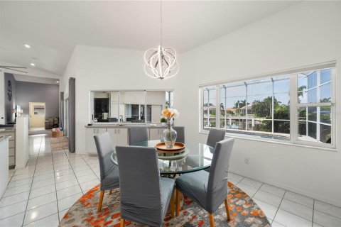 Villa ou maison à vendre à Punta Gorda, Floride: 3 chambres, 245.45 m2 № 2285625 - photo 19