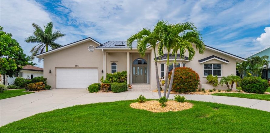 Villa ou maison à Punta Gorda, Floride 3 chambres, 245.45 m2 № 2285625