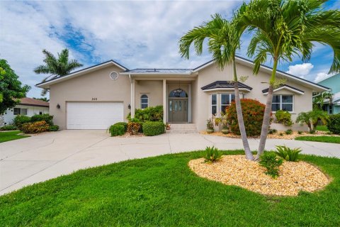 Villa ou maison à vendre à Punta Gorda, Floride: 3 chambres, 245.45 m2 № 2285625 - photo 6