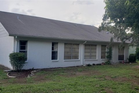 Villa ou maison à vendre à New Port Richey, Floride: 2 chambres, 152.92 m2 № 1300489 - photo 11