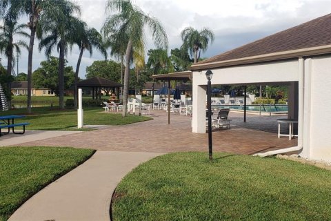 Villa ou maison à vendre à New Port Richey, Floride: 2 chambres, 152.92 m2 № 1300489 - photo 15