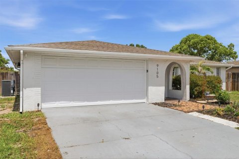 Casa en Port Richey, Florida 3 dormitorios, 126.81 m2 № 2196468