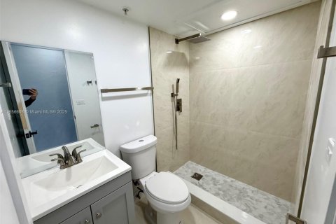 Condominio en alquiler en Miami Beach, Florida, 46.17 m2 № 1878689 - foto 2