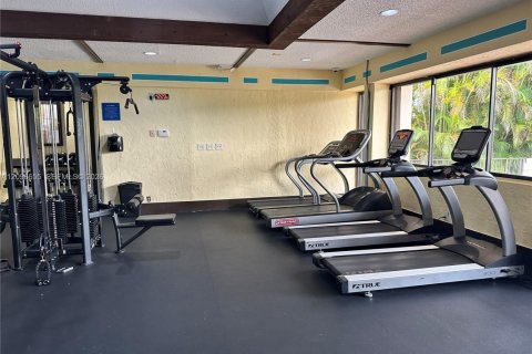 Townhouse in Miami, Florida 2 bedrooms, 116.41 sq.m. № 2392680 - photo 10