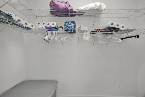 Купить виллу или дом в Виро-Бич, Флорида 6 комнат, 180.42м2, № 2429822 - фото 22