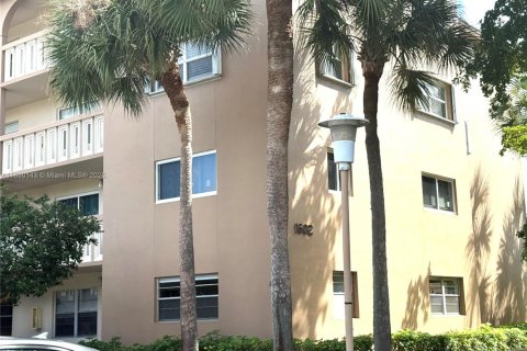 Condominio en venta en Coconut Creek, Florida, 2 dormitorios, 125.05 m2 № 1943291 - foto 1