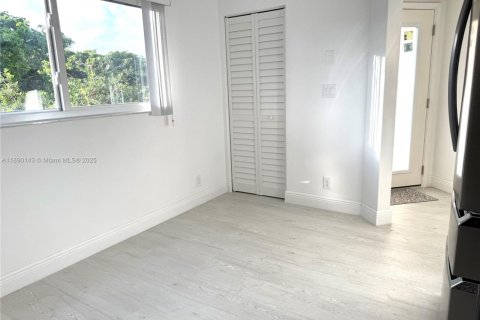 Condominio en venta en Coconut Creek, Florida, 2 dormitorios, 125.05 m2 № 1943291 - foto 7