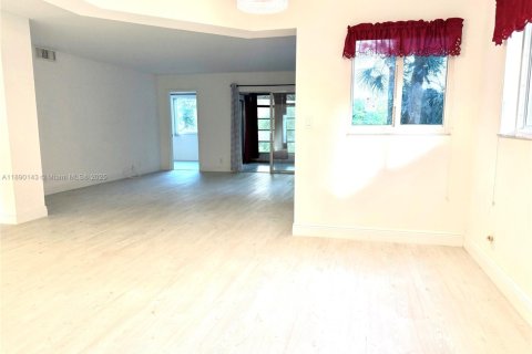 Condominio en venta en Coconut Creek, Florida, 2 dormitorios, 125.05 m2 № 1943291 - foto 15