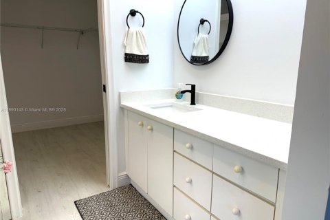 Condominio en venta en Coconut Creek, Florida, 2 dormitorios, 125.05 m2 № 1943291 - foto 25