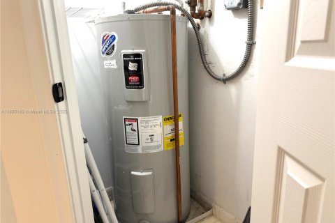 Condominio en venta en Coconut Creek, Florida, 2 dormitorios, 125.05 m2 № 1943291 - foto 20