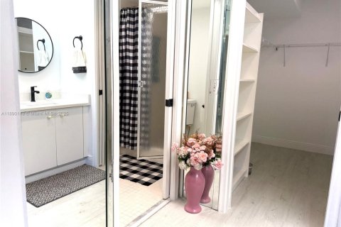 Condominio en venta en Coconut Creek, Florida, 2 dormitorios, 125.05 m2 № 1943291 - foto 24