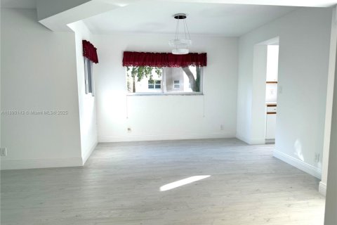 Condominio en venta en Coconut Creek, Florida, 2 dormitorios, 125.05 m2 № 1943291 - foto 16