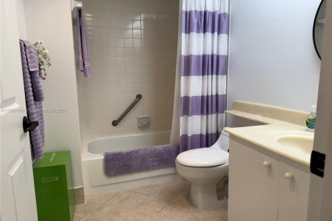 Condominio en venta en Coconut Creek, Florida, 2 dormitorios, 125.05 m2 № 1943291 - foto 19