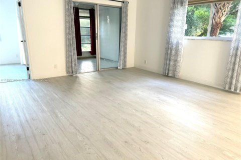 Condominio en venta en Coconut Creek, Florida, 2 dormitorios, 125.05 m2 № 1943291 - foto 6