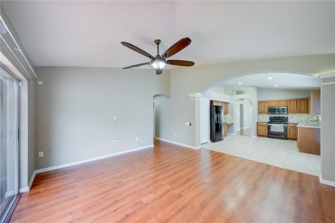 Снять в аренду виллу или дом в Уэсли-Чепел, Флорида 7 комнат, 181.72м2, № 1886828 - фото 21