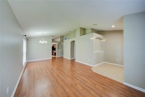 Снять в аренду виллу или дом в Уэсли-Чепел, Флорида 7 комнат, 181.72м2, № 1886828 - фото 5