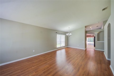 Снять в аренду виллу или дом в Уэсли-Чепел, Флорида 7 комнат, 181.72м2, № 1886828 - фото 4