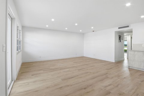 Copropriété à vendre à Boca Raton, Floride: 2 chambres, 79.99 m2 № 2334606 - photo 5