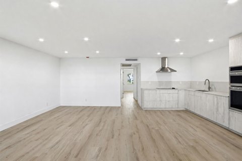 Copropriété à vendre à Boca Raton, Floride: 2 chambres, 79.99 m2 № 2334606 - photo 3