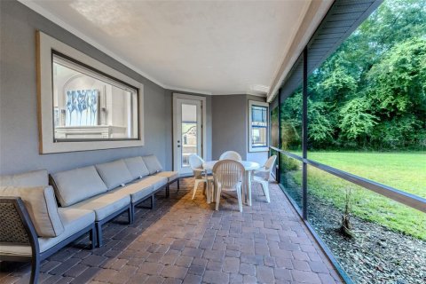 House in Gainesville, Florida 4 bedrooms, 363.34 sq.m. № 2304714 - photo 7
