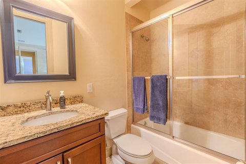 House in Gainesville, Florida 4 bedrooms, 363.34 sq.m. № 2304714 - photo 19