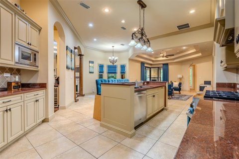 House in Gainesville, Florida 4 bedrooms, 363.34 sq.m. № 2304714 - photo 24
