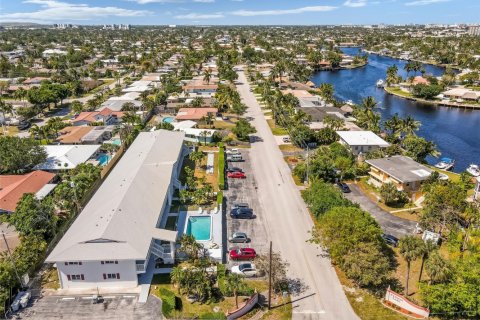 Condo in Pompano Beach, Florida, 2 bedrooms  № 1094121 - photo 1