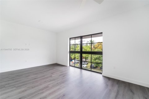 Apartamento en alquiler en Miami, Florida № 2010707 - foto 5