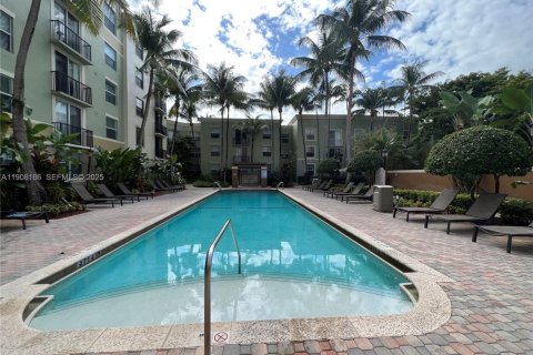 Condominio en alquiler en Hollywood, Florida, 2 dormitorios, 102.19 m2 № 1967790 - foto 20