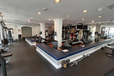 Condominio en alquiler en Hollywood, Florida, 2 dormitorios, 102.19 m2 № 1967790 - foto 16