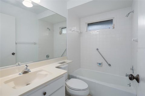 Villa ou maison à vendre à Bradenton, Floride: 2 chambres, 202.16 m2 № 1865875 - photo 20