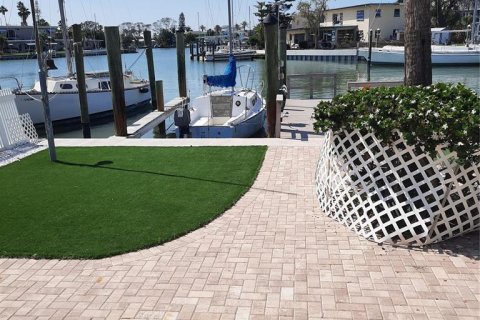 Casa en venta en Madeira Beach, Florida, 2 dormitorios, 117.43 m2 № 1687175 - foto 1
