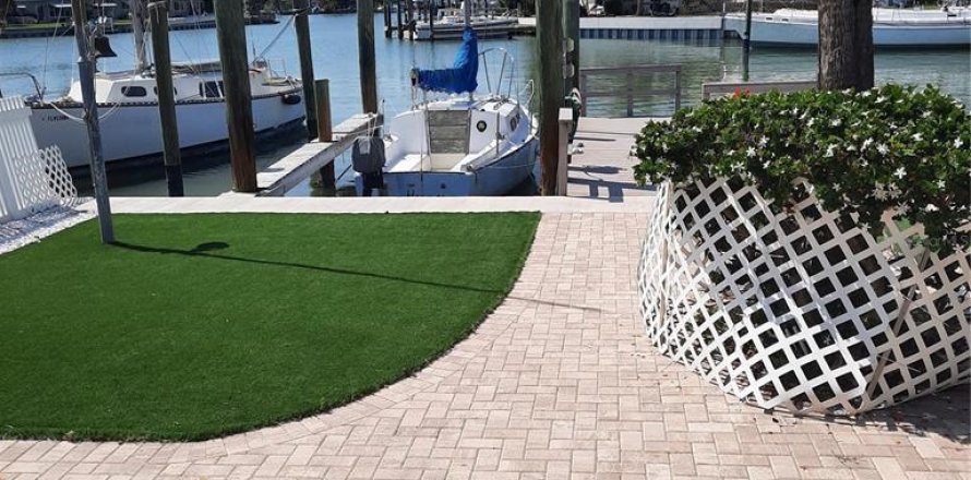 House in Madeira Beach, Florida 2 bedrooms, 117.43 sq.m. № 1687175
