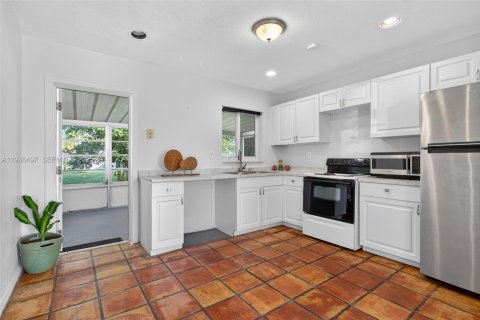 Купить виллу или дом в Тамарак, Флорида 2 спальни, 80.27м2, № 1994435 - фото 11