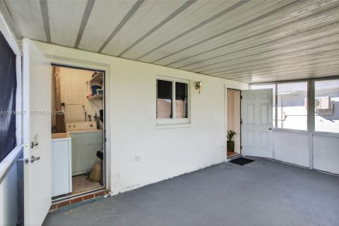 Купить виллу или дом в Тамарак, Флорида 2 спальни, 80.27м2, № 1994435 - фото 22