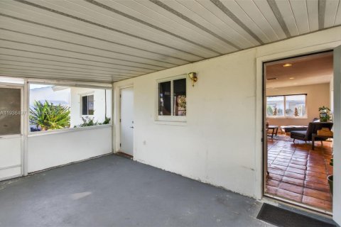 Купить виллу или дом в Тамарак, Флорида 2 спальни, 80.27м2, № 1994435 - фото 23