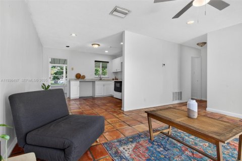 Купить виллу или дом в Тамарак, Флорида 2 спальни, 80.27м2, № 1994435 - фото 10