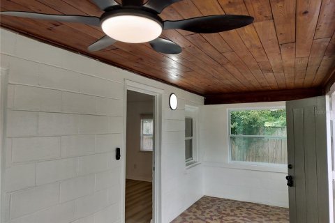 House in Lakeland, Florida 2 bedrooms, 100.89 sq.m. № 2210619 - photo 4
