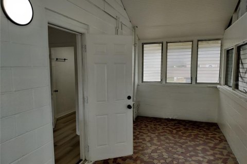 House in Lakeland, Florida 2 bedrooms, 100.89 sq.m. № 2210619 - photo 14