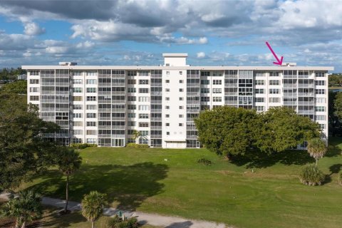 Купить кондоминиум в Помпано-Бич, Флорида 3 комнаты, 106.84м2, № 2084473 - фото 2