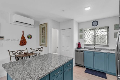 Condo in Marathon, Florida, 1 bedroom  № 2076772 - photo 13