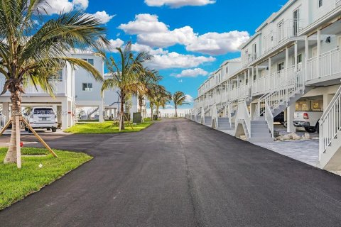 Condo in Marathon, Florida, 1 bedroom  № 2076772 - photo 21