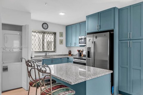 Condo in Marathon, Florida, 1 bedroom  № 2076772 - photo 14