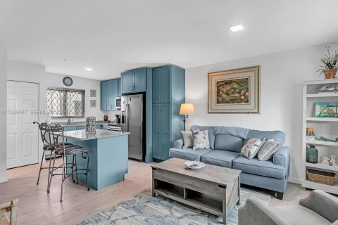Condo in Marathon, Florida, 1 bedroom  № 2076772 - photo 5